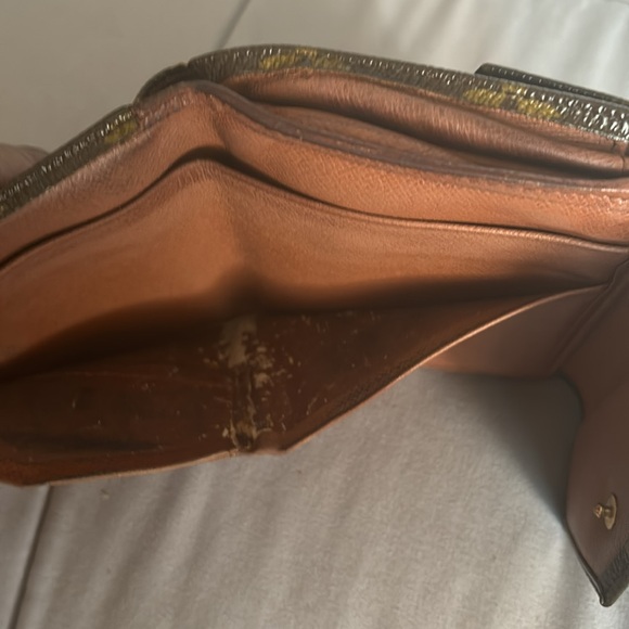 LV Compact wallet - Picture 9 of 14